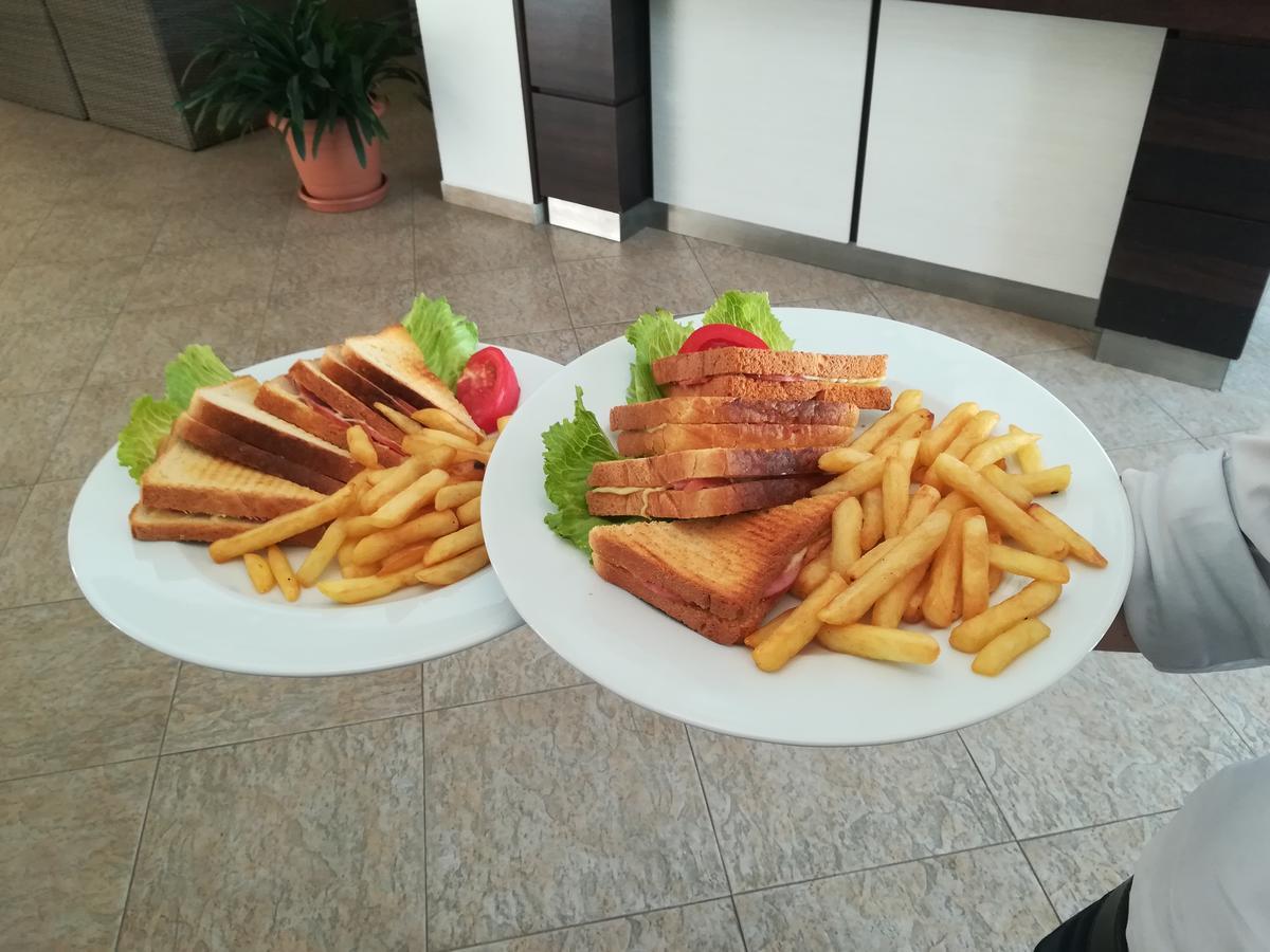 Glicinia Hotel Golden Sands Bagian luar foto