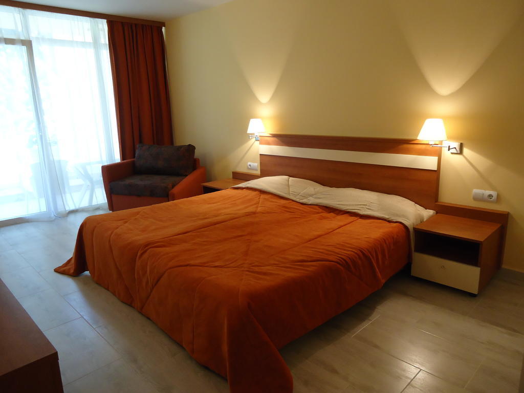 Glicinia Hotel Golden Sands Ruang foto