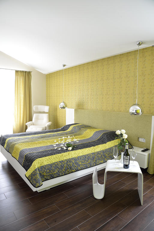 Glicinia Hotel Golden Sands Ruang foto