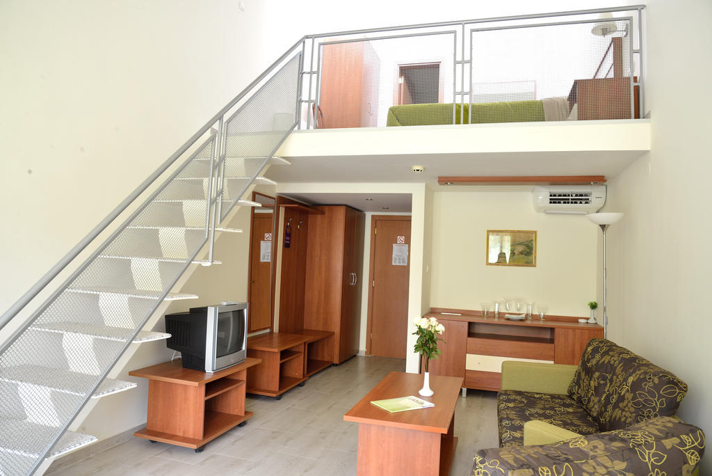 Glicinia Hotel Golden Sands Ruang foto
